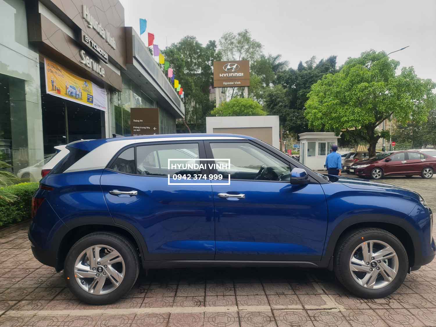 Ngoại thất Hyundai Creta tiêu chuẩn màu xanh